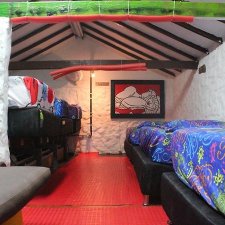 Mila Hostel Medellín Extérieur photo