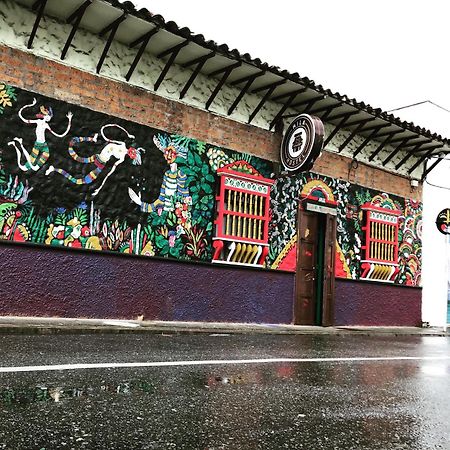 Mila Hostel Medellín Extérieur photo