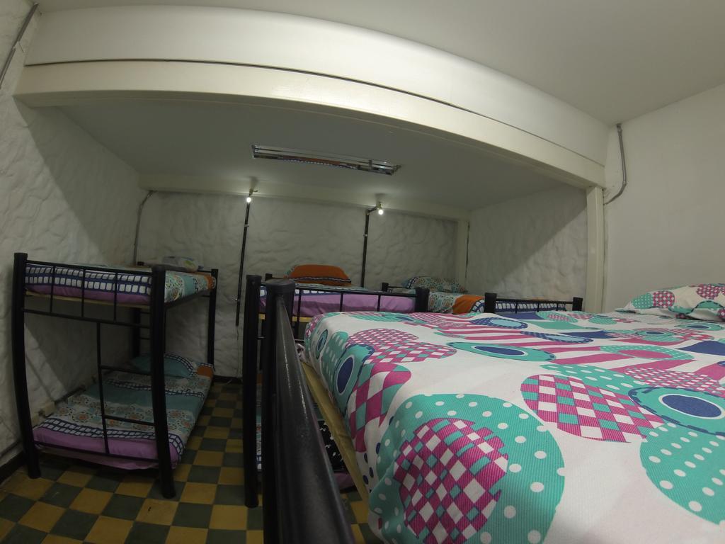 Mila Hostel Medellín Extérieur photo