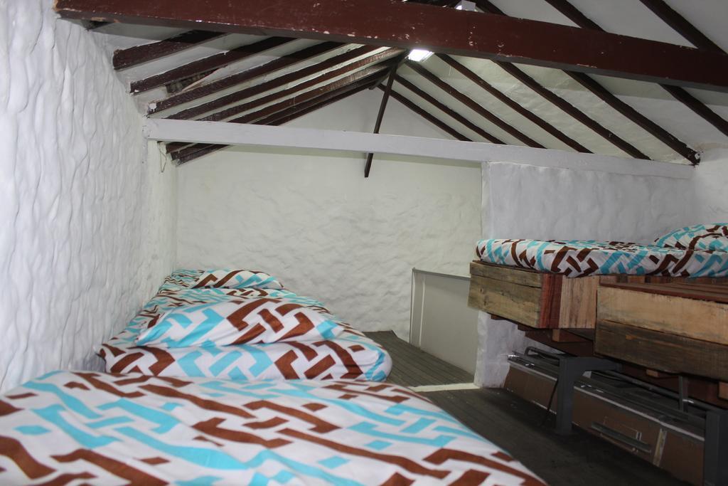 Mila Hostel Medellín Extérieur photo