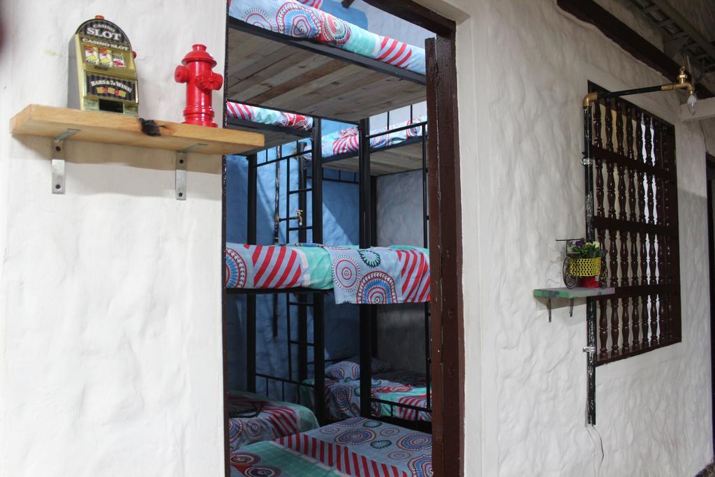 Mila Hostel Medellín Extérieur photo