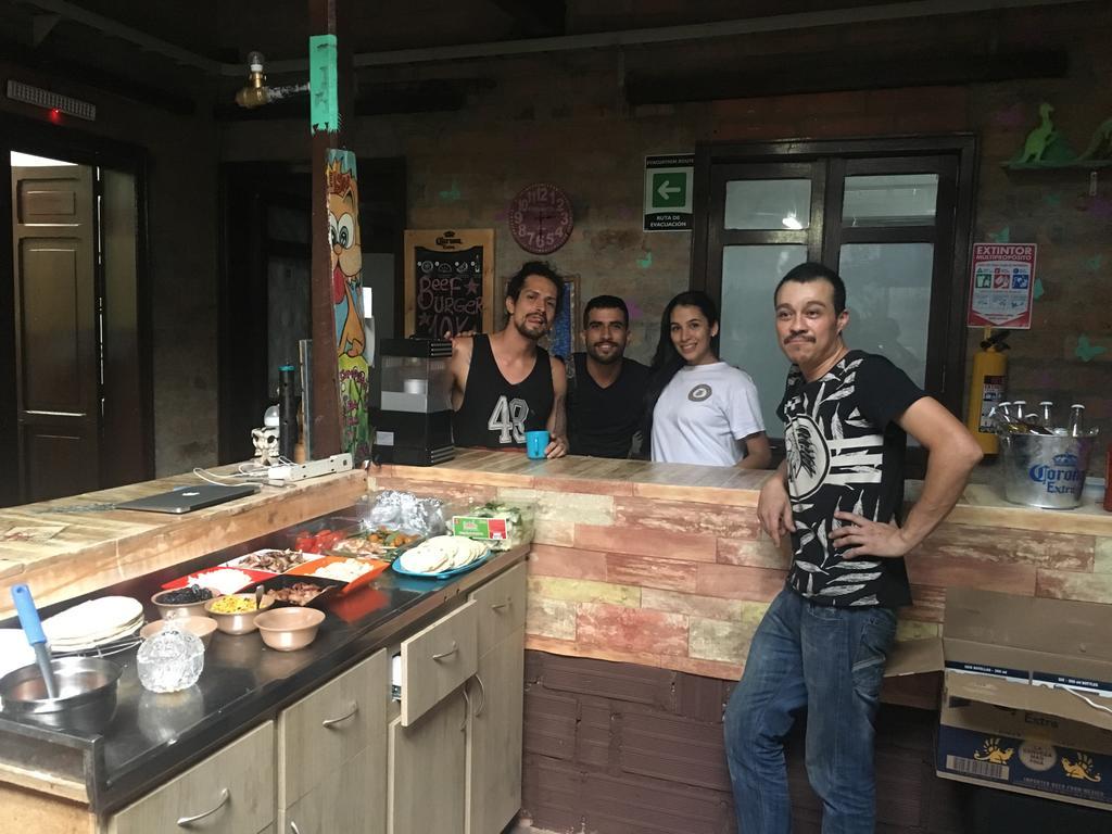 Mila Hostel Medellín Extérieur photo