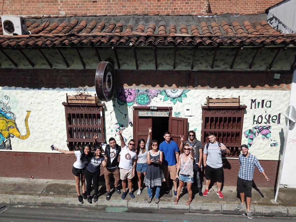 Mila Hostel Medellín Extérieur photo